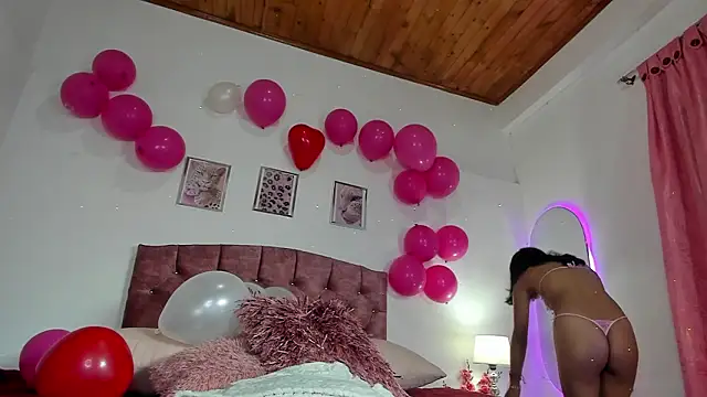 luna velveth online show from February 2026 01:12:01 AM