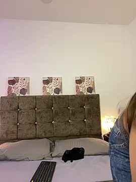 Annie bonnie  online show from March 2026 11:43:01 AM