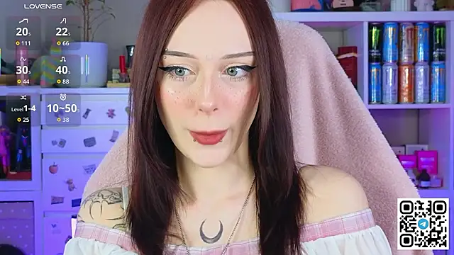 Snapshot of amyfallinlove chatting on February 2026 10:20:02 AM amyfallinlove online show from February 2026 10:20:02 AM