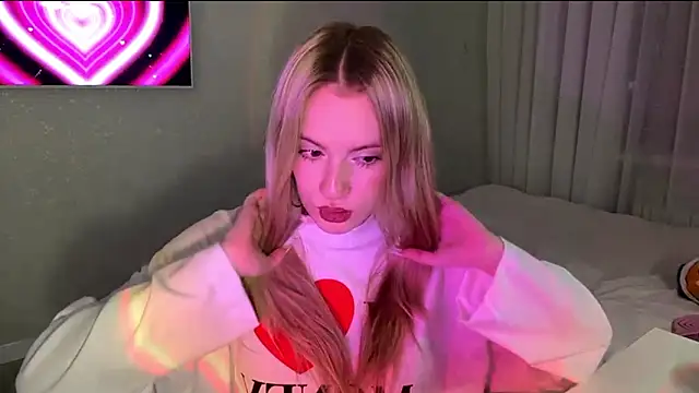 Between Eeys online show from March 2026 04:35:01 PM