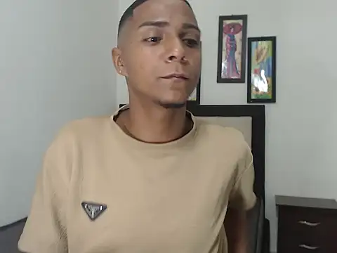 hotboyluxe online show from February 2026 02:41:01 AM