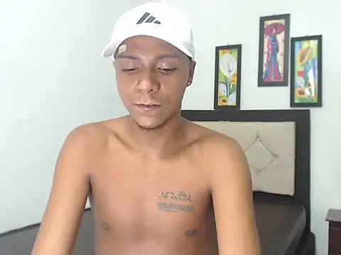 hotboyluxe online show from February 2026 03:17:01 AM