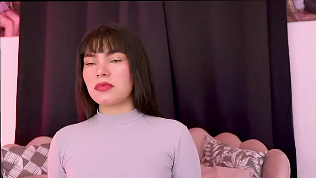 dakotacollins  online show from February 2026 10:39:01 PM