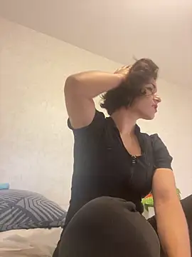 eva luz online show from March 2026 12:34:01 PM