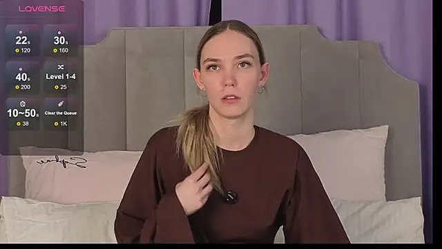 NikkiRyx online show from April 2026 07:44:01 PM