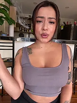 foxxy lover online show from April 2026 05:05:02 PM