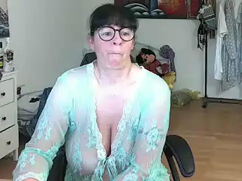 Sylly online show from March 2025 09:47:02 AM