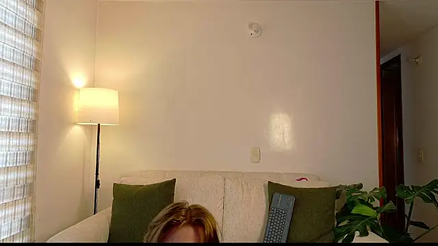ivonnybonita   online show from June 2026 04:22:02 PM