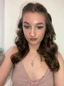 Green eyes lady online show from February 2026 11:04:02 AM