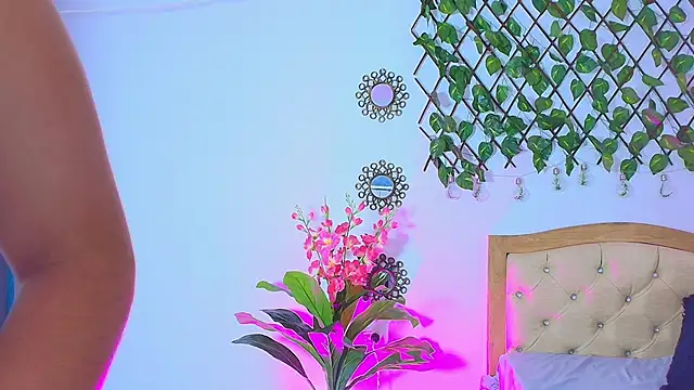 Miabunny    online show from March 2026 05:08:02 AM