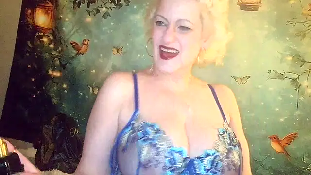 Snapshot of Blondie_the_librarian chatting on April 2026 06:16:02 PM Blondie the librarian online show from April 2026 06:16:02 PM
