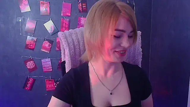 CuttieEmma online show from March 2026 06:52:01 AM