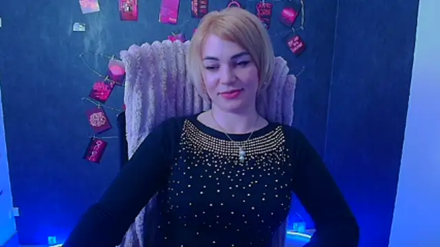 Snapshot of CuttieEmma chatting on May 2026 12:01:02 PM CuttieEmma online show from May 2026 12:01:02 PM