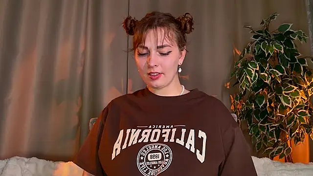 licklissy online show from June 2026 01:02:02 PM