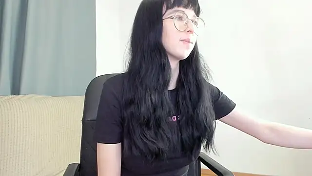 CosmicGleam online show from April 2026 09:05:01 PM