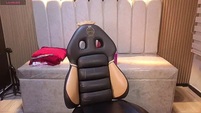 Lynn turner online show from April 2026 12:41:02 PM