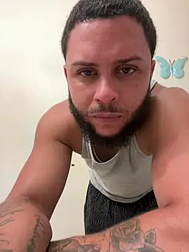Tu PaPi Favorito online show from July 2026 03:44:01 AM