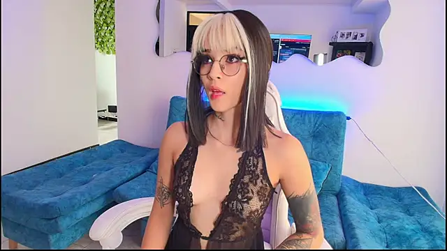 Giaa Moretii online show from April 2026 02:49:01 PM