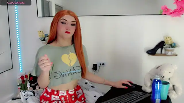 NathalialLooes online show from April 2026 05:25:02 AM