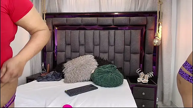 Karina Mendoza online show from March 2026 06:55:02 PM