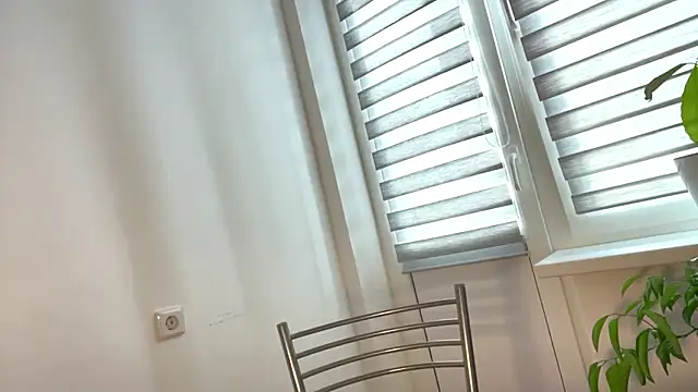 Sarahsolara online show from February 2026 02:03:01 PM