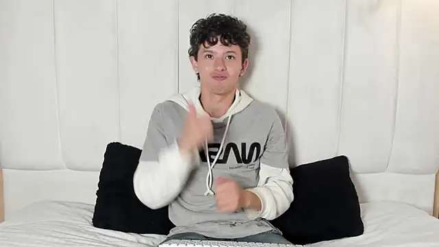 Snapshot of David_Roy_ chatting on February 2026 12:45:01 PM David Roy online show from February 2026 12:45:01 PM