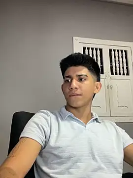 Thiago Olsen online show from February 2026 04:54:01 AM