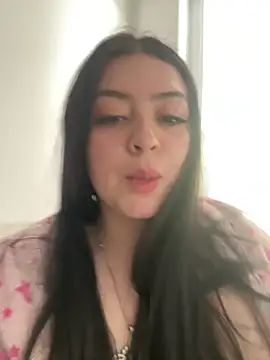 lolaaculaa online show from April 2026 01:09:02 PM