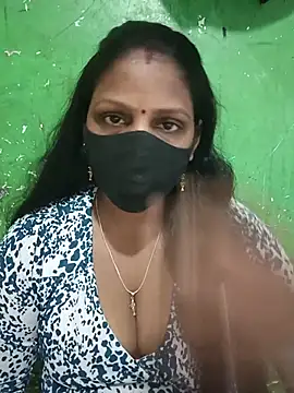 Snapshot of Parul-009 chatting on July 2026 04:40:01 AM Parul-009 online show from July 2026 04:40:01 AM