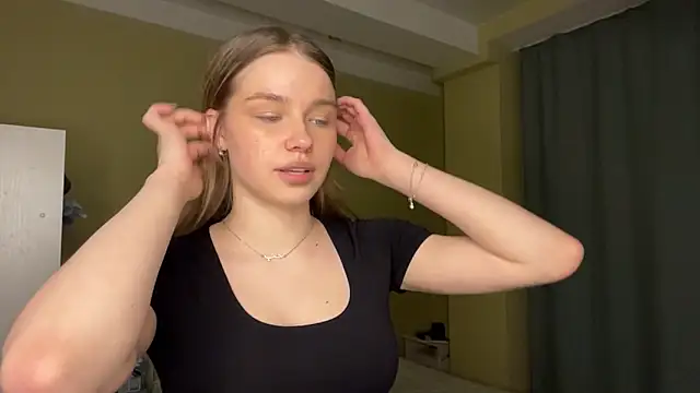 EarthaStinett online show from March 2026 04:01:02 PM