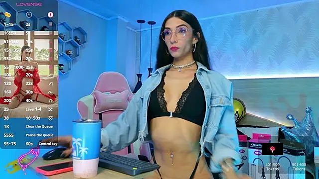 kylliefox  online show from October 2025 01:57:02 PM