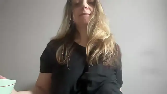 Snapshot of ShyFlameLive chatting on April 2026 12:47:02 PM ShyFlameLive online show from April 2026 12:47:02 PM