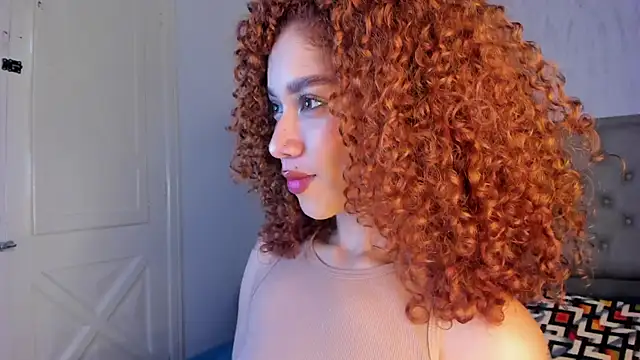 Snapshot of Sienna_brunette chatting on April 2026 12:07:02 PM Sienna brunette online show from April 2026 12:07:02 PM