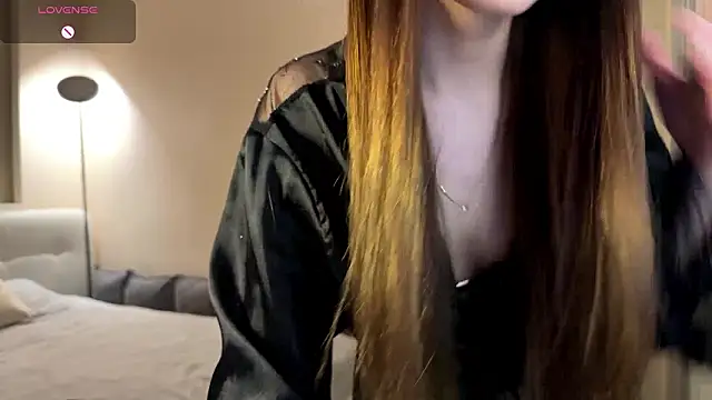 Snapshot of randiburt chatting on March 2026 12:33:02 PM randiburt online show from March 2026 12:33:02 PM