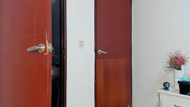 Jennifer Lee  online show from February 2026 10:04:02 PM