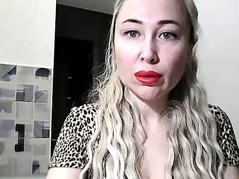 Snapshot of NanaGold2992 chatting on February 2026 04:32:01 AM NanaGold2992 online show from February 2026 04:32:01 AM