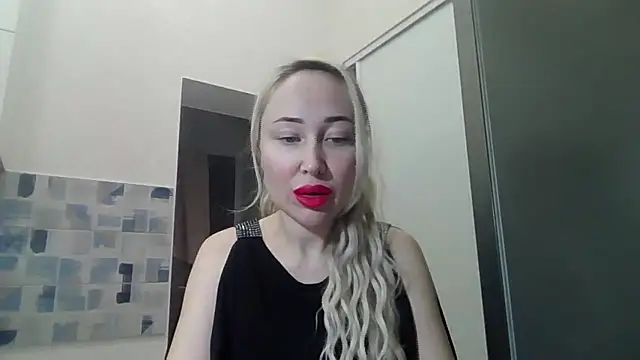 Snapshot of NanaGold2992 chatting on February 2026 03:27:01 AM NanaGold2992 online show from February 2026 03:27:01 AM