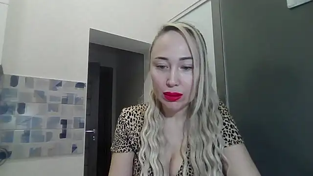 Snapshot of NanaGold2992 chatting on March 2026 03:56:02 AM NanaGold2992 online show from March 2026 03:56:02 AM