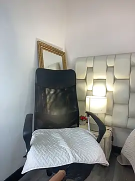 AnnieGirl  online show from March 2026 01:54:01 AM