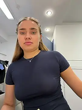 MonicaWestt online show from April 2026 08:29:01 AM