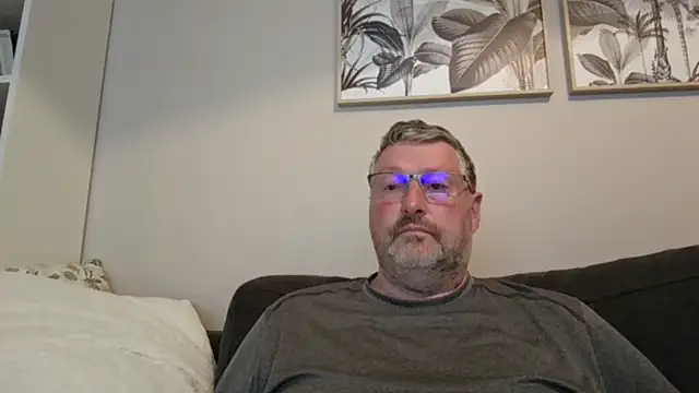 doudou310 online show from April 2026 03:44:02 AM