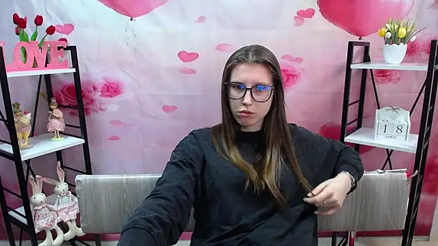 LilianaShine online show from April 2026 05:00:02 AM