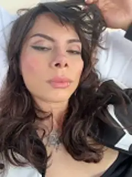 Isalove99 online show from April 2026 01:17:02 PM