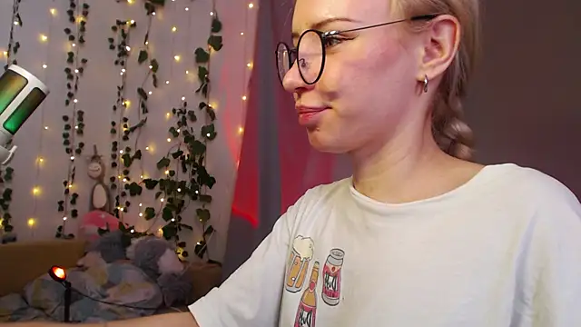 Mia  Jensen online show from March 2026 10:59:02 AM