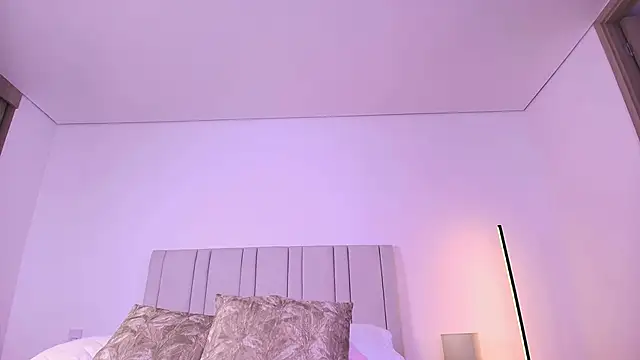 Anna-Lynn online show from April 2026 02:51:02 AM