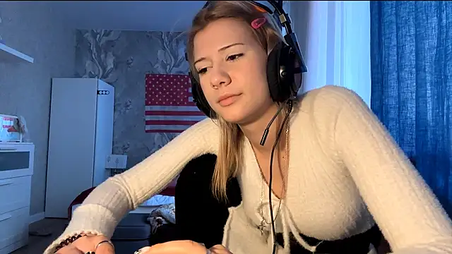 LadyFoxLove online show from February 2026 11:10:01 AM