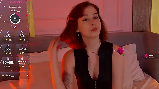 VivanWestwood online show from April 2026 05:07:02 PM