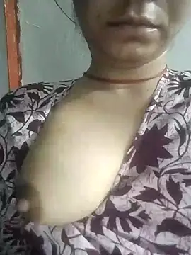 Julilodhi8695 online show from April 2026 07:32:01 PM