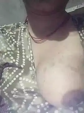 Julilodhi8695 online show from April 2026 07:38:02 PM