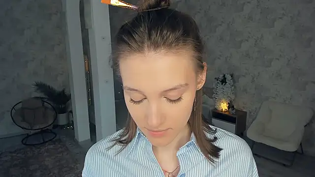 LianneBynon online show from March 2026 09:20:01 AM